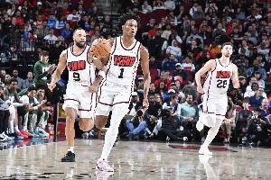 火箭首發(fā)：阿門、杰倫-格林、狄龍、小賈巴里、申京