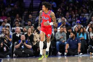 現(xiàn)在全靠我？烏布雷表現(xiàn)盡力20中9拿全隊最高27分 攬5板6助3斷