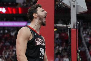 ??全能小火龍！申京14中11高效貢獻(xiàn)22分6板8助3斷1帽 正負(fù)值+15