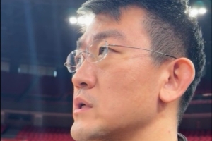 王博：孫銘徽受傷后球隊(duì)需更多人站出來(lái) 包括小林&朱俊龍&趙巖昊