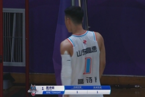 提前打卡！高詩巖拉倒孟子凱吃到違體犯規(guī) 累計技犯+違體被驅(qū)逐