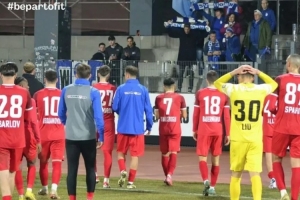 坐穩(wěn)主力！劉邵子洋連續(xù)3輪奧乙首發(fā)，SV霍恩客場0-1告負(fù)