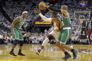 查爾莫斯：凱爾特人搞砸了雷-阿倫的合同 所以他加入熱火