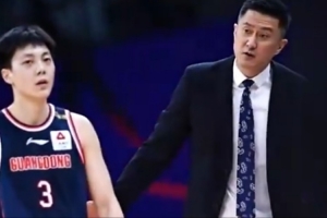 真好！杜鋒曬視頻為胡明軒慶生：無畏前行 萬事順意 生日快樂