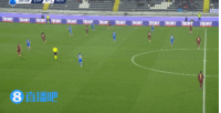又差一點(diǎn)啊！佩萊格里尼禁區(qū)內(nèi)回做，肖穆羅多夫爆射擊中橫梁