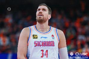 內線翻江倒海！馬里奇半場內線各種強吃 13中9怒轟19分13板