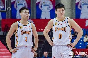 ??絕殺有點(diǎn)東西！張寧更博曬照“表白”賈明儒：最帥！