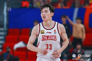 表現(xiàn)不佳！吳前三分8投僅1中拿5分3搶斷出現(xiàn)3失誤5犯規(guī) 正負(fù)值-9