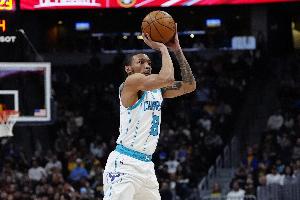 尼克-史密斯：三球讓每個人都參與了進(jìn)攻 作為一個團(tuán)隊(duì)打球很有趣