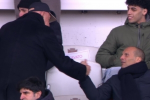 曾共事多年！阿萊格里觀戰(zhàn)蒙扎vs帕爾馬，并與加利亞尼握手致意