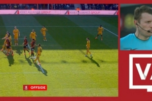 衛(wèi)報(bào)：英超推遲引入半自動越位技術(shù)，并將在足總杯繼續(xù)試用