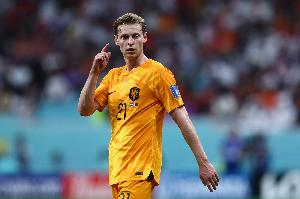 每體：德容的身體已無大礙，他參加了荷蘭國家隊本周二訓練