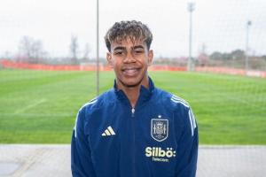 ??亞馬爾長(zhǎng)篇專(zhuān)訪：因齋月凌晨4點(diǎn)起床 我們對(duì)皇馬的威脅最大