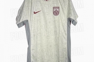 傳統(tǒng)元素！裝備網(wǎng)站報道中國女足2025客場球衣： 白底+花卉底紋