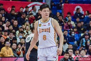 打得還行！張寧半場8中4拿到11分2板1助