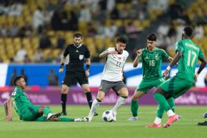 遭壓制！國(guó)足vs沙特全場(chǎng)：國(guó)足0射正+紅牌；沙特狂轟20腳+中橫梁