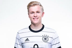 記者：?；倏撕芸赡?000萬歐離隊，法鷹將和拜仁競爭布爾卡德特