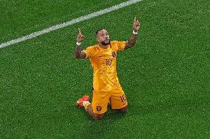 德佩共計為荷蘭8次扳平比分，隊史僅次于阿貝-倫斯特拉