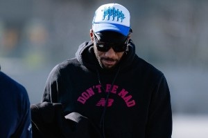 哈登隨隊(duì)出征！快船官方曬出球隊(duì)登機(jī)照：出征東部??！