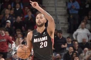 能打球還能打好！李凱爾手撕舊主3中3拿7分3板3助2斷 正負值+24