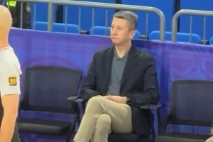 來看林葳？同曦客場(chǎng)挑戰(zhàn)四川 男籃主帥郭士強(qiáng)現(xiàn)場(chǎng)觀戰(zhàn)