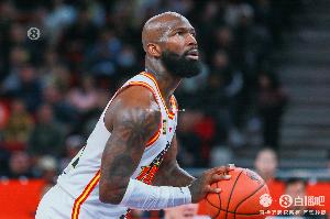 來(lái)個(gè)過(guò)山車！多米尼克-瓊斯失誤后送致勝蓋帽 貢獻(xiàn)15分6板9助5斷