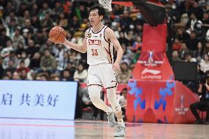 雙槍表現(xiàn)不錯！吳前和陸文博均9中5&三分合計15中7合砍30分