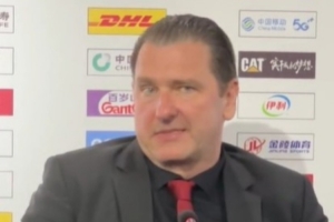 凱撒：我的合同今天到期 很樂意繼續(xù)帶這幫球員 明天會與管理層談