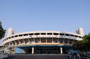 高效！周傳雄演唱會(huì)后僅35小時(shí)，黃龍?bào)w育中心便轉(zhuǎn)換為比賽場(chǎng)地