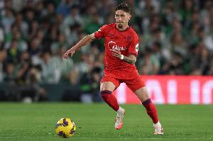 塞維后衛(wèi)談輸給死敵貝蒂斯：球員天賦沒問題 沒B計劃像無頭蒼蠅