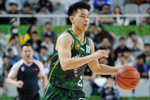 新疆展現(xiàn)季后賽經(jīng)驗(yàn) 林葳打得像小外&讓人看到中國籃球未來的希望