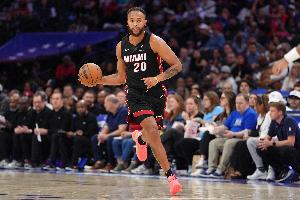 控場穩(wěn)得一批！李凱爾6中4貢獻8分8板6助2帽 正負值+22！