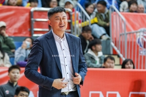 杜鋒：關(guān)鍵時(shí)刻防守端有些問(wèn)題 任駿飛：我們還是沒(méi)有準(zhǔn)備好比賽