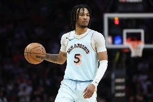 板凳匪幫哪家強(qiáng)??金州猛男&馬刺超新星2次30+  綠軍白矮獸獨(dú)1檔