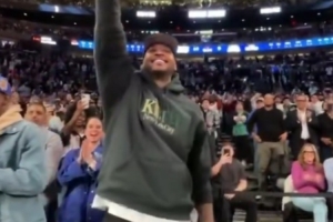 安東尼現(xiàn)身麥迪遜廣場(chǎng)花園 尼克斯官推：我們的名人堂成員回家啦