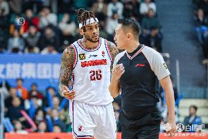 媒體人評(píng)罰款莫蘭德：這個(gè)情節(jié)標(biāo)準(zhǔn)很難界定 過往基本就比劃一下