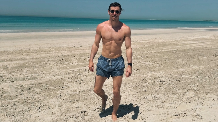 已退役超2年??35歲貝爾腹肌仍清晰可見，現(xiàn)在復(fù)出都沒問題？