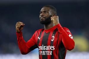 意天空：米蘭本輪意甲可能改踢三后衛(wèi)，托莫里+加比亞+帕夫洛維奇