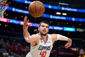 祖巴茨，現(xiàn)在算第幾中鋒？