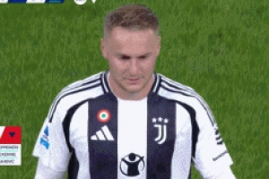 意媒：庫普梅納斯被換下后直接返回更衣室，可能受傷需進(jìn)一步檢查