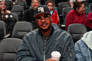 夢八隊(duì)3人觀戰(zhàn)耐克峰會(huì)！差點(diǎn)沒認(rèn)出來布澤爾 他的兩個(gè)兒子都出戰(zhàn)