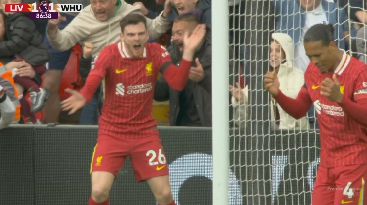 化身電報(bào)員??羅伯遜烏龍后對范迪克一頓法克輸出，氣得直拍手