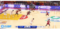 現(xiàn)場(chǎng)瘋了！迪亞洛追防飛身再送釘板 張寧反擊助攻原帥第8記三分！