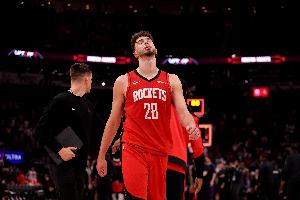 申京：我現(xiàn)在又像剛進(jìn)聯(lián)盟時(shí)那樣在意失利 能找回這習(xí)慣真的很好