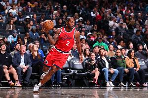 季后賽超級(jí)外線單挑手有多吃香？戰(zhàn)神卡19中15殘暴效率給你答案