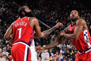 徐靜雨：哈登的獨自帶隊堅持&主動退讓 成就了萊昂納德今天的發(fā)揮