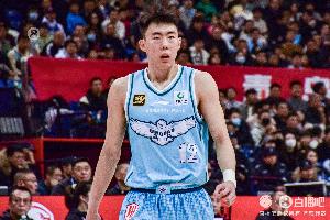 媒體人：段昂君受傷一定程度上成轉(zhuǎn)折點(diǎn) 青島在經(jīng)驗(yàn)&細(xì)節(jié)上差了點(diǎn)