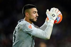 一戰(zhàn)成名！對巴薩12次撲救的羅曼僅是二門，曾長期蟄伏低級別聯(lián)賽