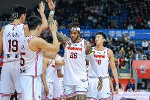 體壇周報：廣東的外援策略混亂不堪 宏遠徹底重建還是小修小補？