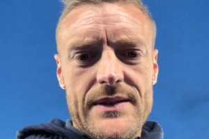 基本當(dāng)年奪冠陣容！瓦爾迪選藍(lán)狐隊(duì)友最佳陣：坎特、馬赫雷斯在列